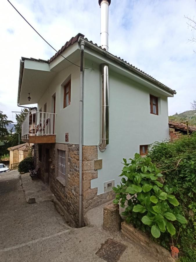 Villa La Capilla Onís Exterior foto